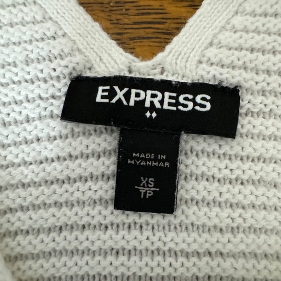 Express White Cotton V-Neck Cropped Tank Sweater Size XS - Picture 5 of 7